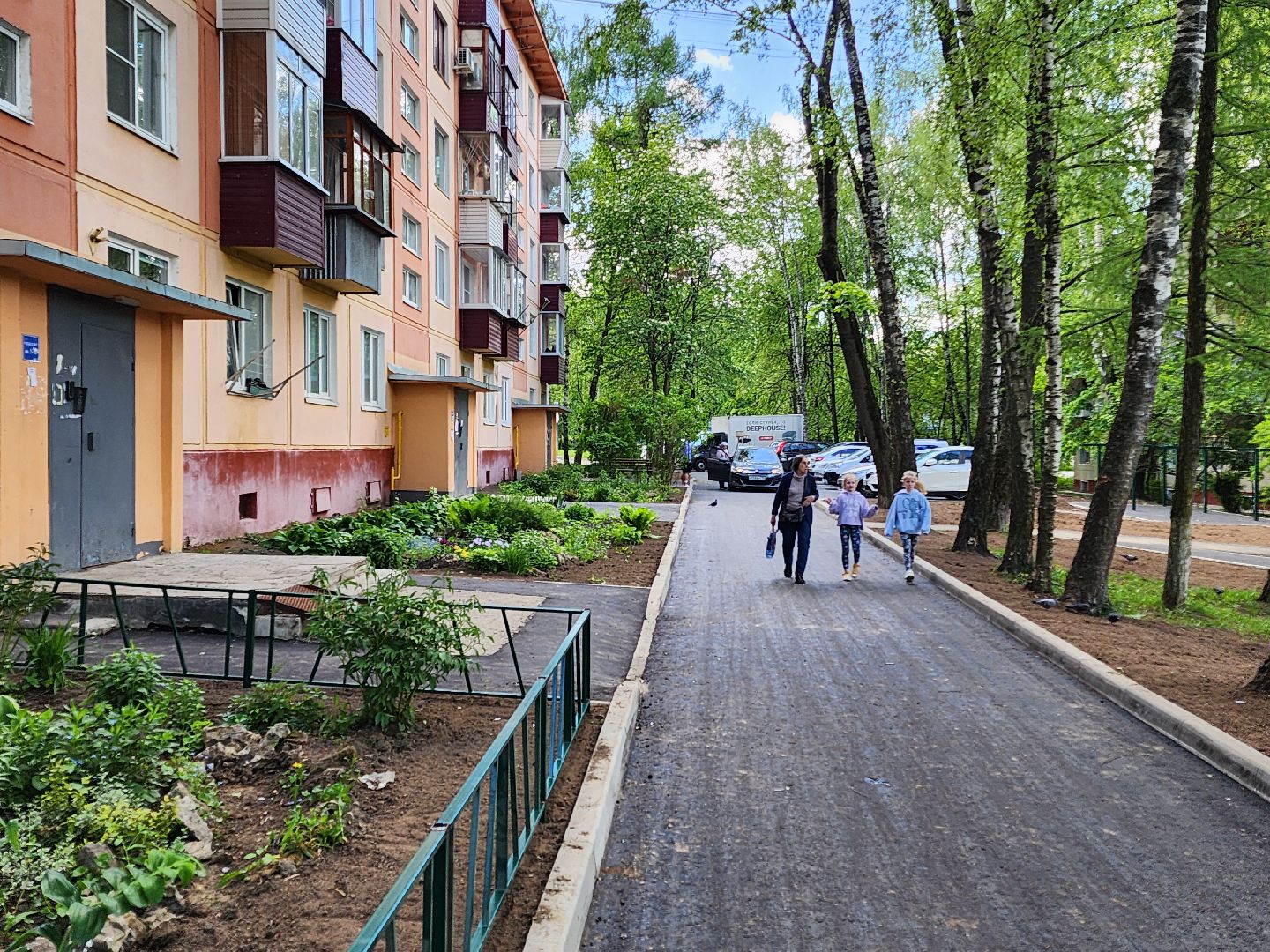 чехов, улица чехова, дворы, комплексное благоустройство, обновление, ремонт, парковки, проезды, пешеходные дорожки, спортивная площадка, зоны отдыха, скамейки, освещение, формирование комфортной городской среды,