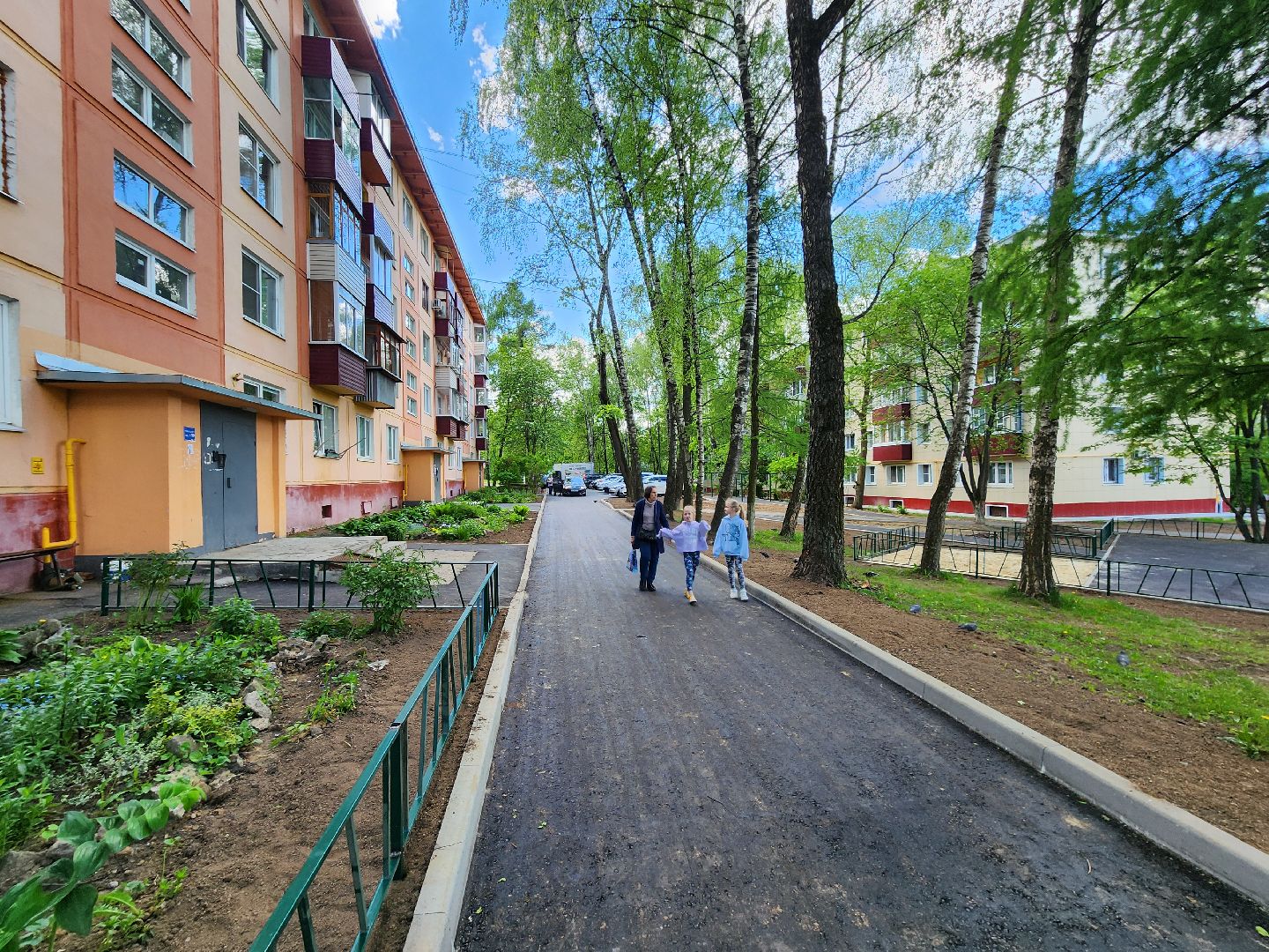 чехов, улица чехова, дворы, комплексное благоустройство, обновление, ремонт, парковки, проезды, пешеходные дорожки, спортивная площадка, зоны отдыха, скамейки, освещение, формирование комфортной городской среды,