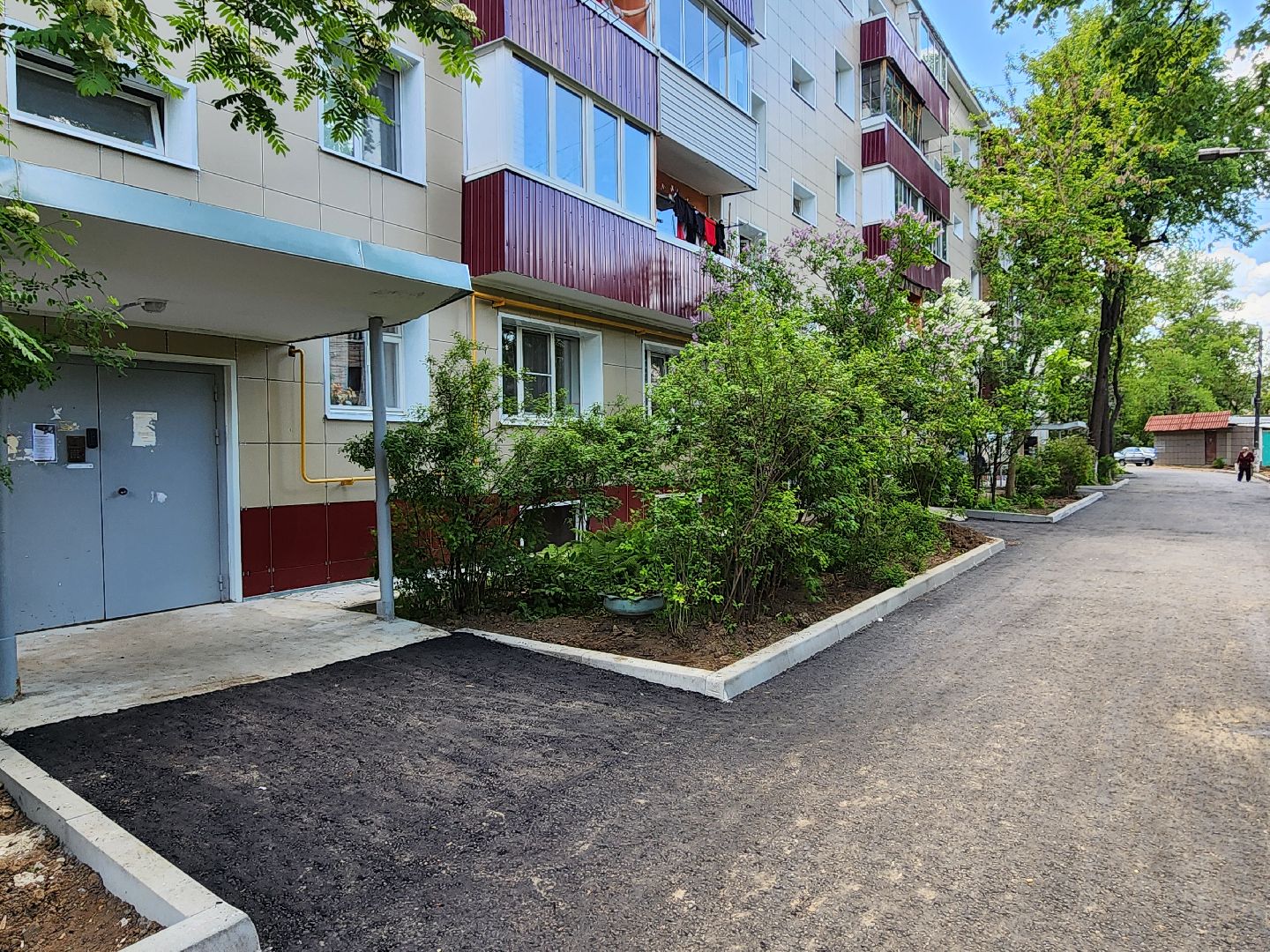 чехов, улица чехова, дворы, комплексное благоустройство, обновление, ремонт, парковки, проезды, пешеходные дорожки, спортивная площадка, зоны отдыха, скамейки, освещение, формирование комфортной городской среды,