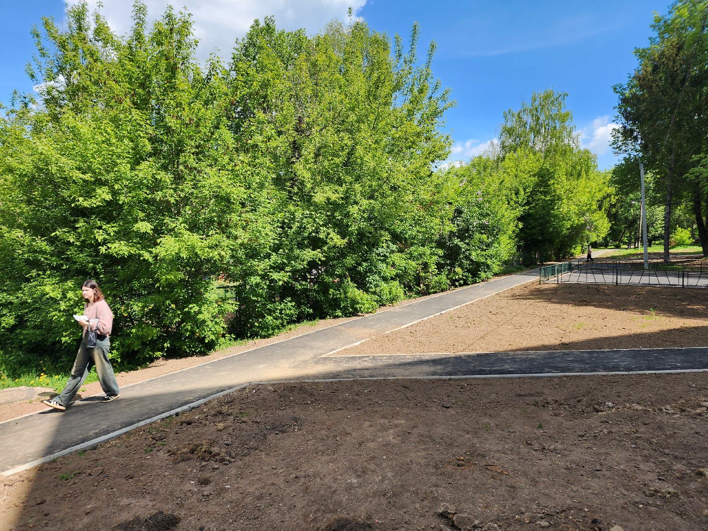 чехов, улица чехова, дворы, комплексное благоустройство, обновление, ремонт, парковки, проезды, пешеходные дорожки, спортивная площадка, зоны отдыха, скамейки, освещение, формирование комфортной городской среды,