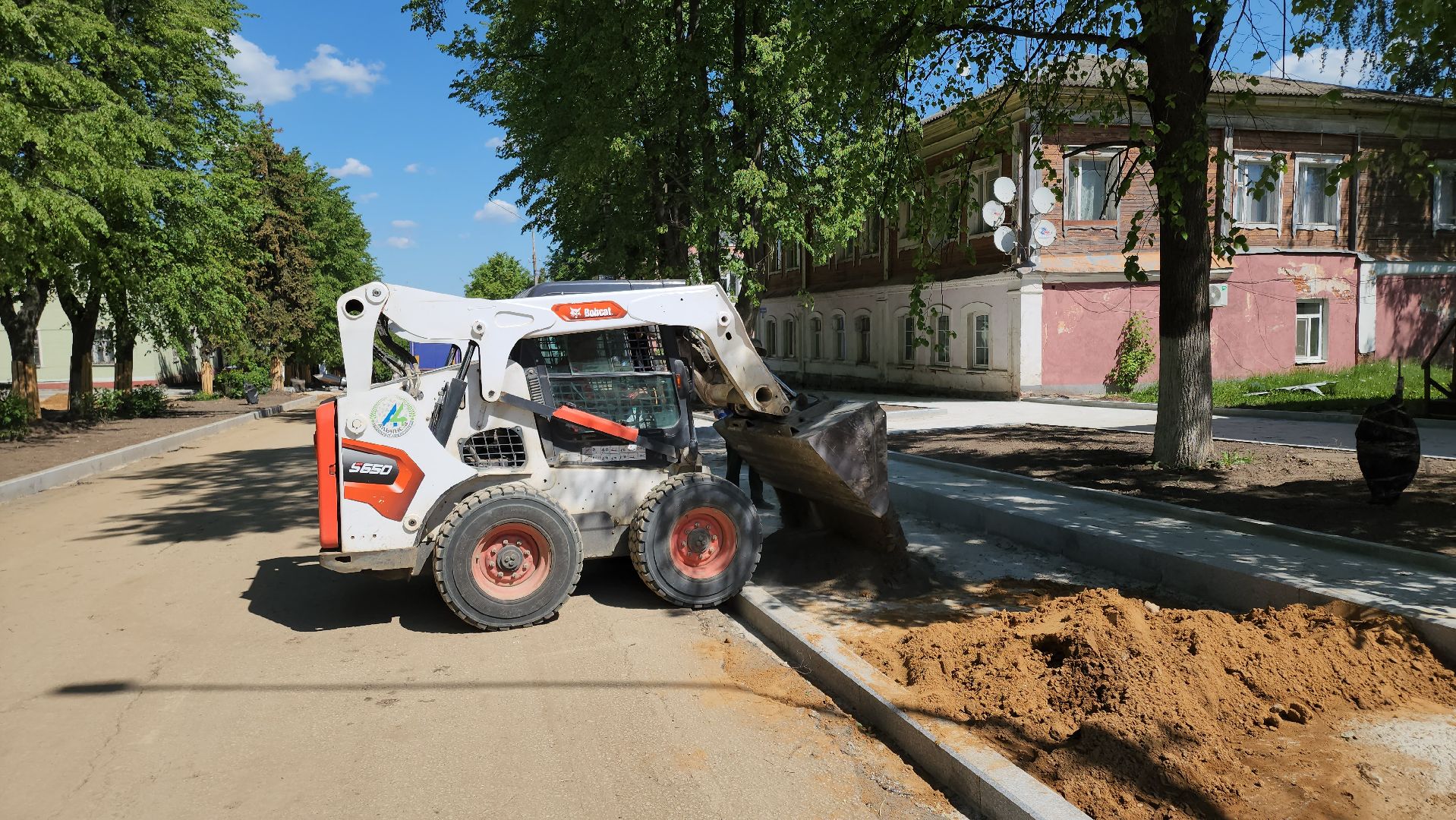 кашира, благоустройство, исторический центр, тротуарная плитка, сквер, бордюры, сухой фонтан,