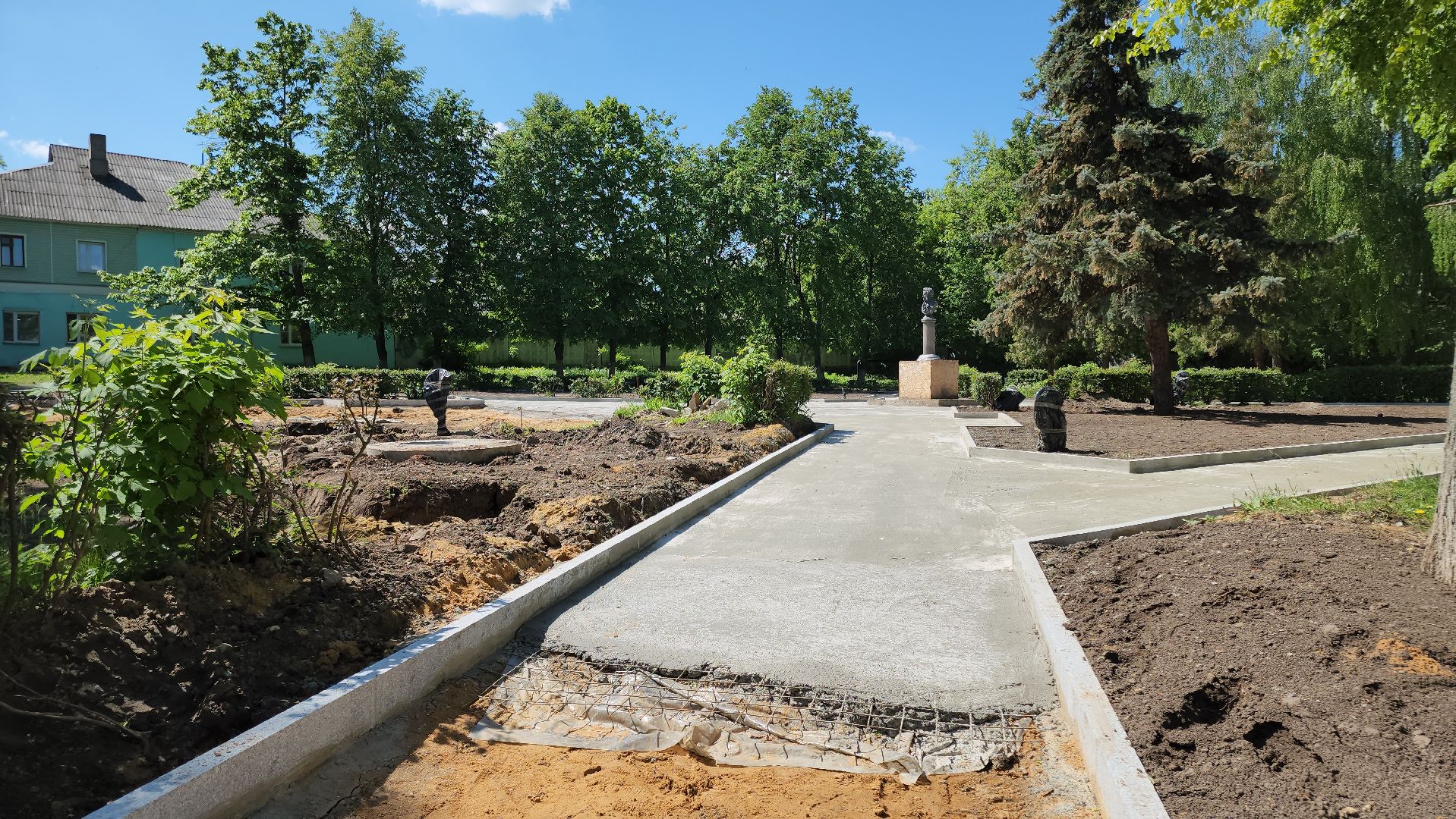 кашира, благоустройство, исторический центр, тротуарная плитка, сквер, бордюры, сухой фонтан,