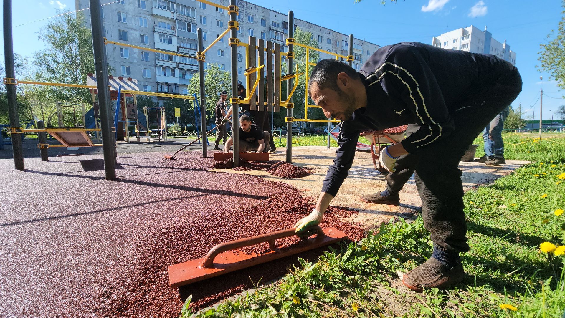 Резиновое покрытие , спортивная площадка, Лобня,