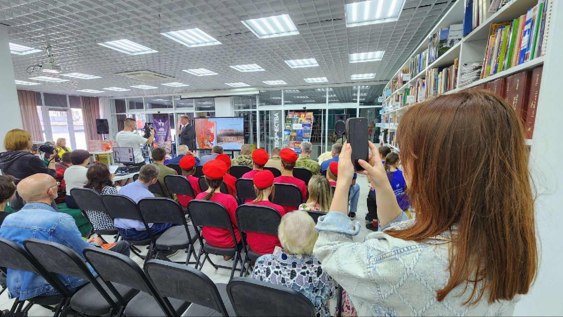 Дмитров, Библиотека, Битва за Москву, Аркадий Зюзин,ВОВ, День Победы,