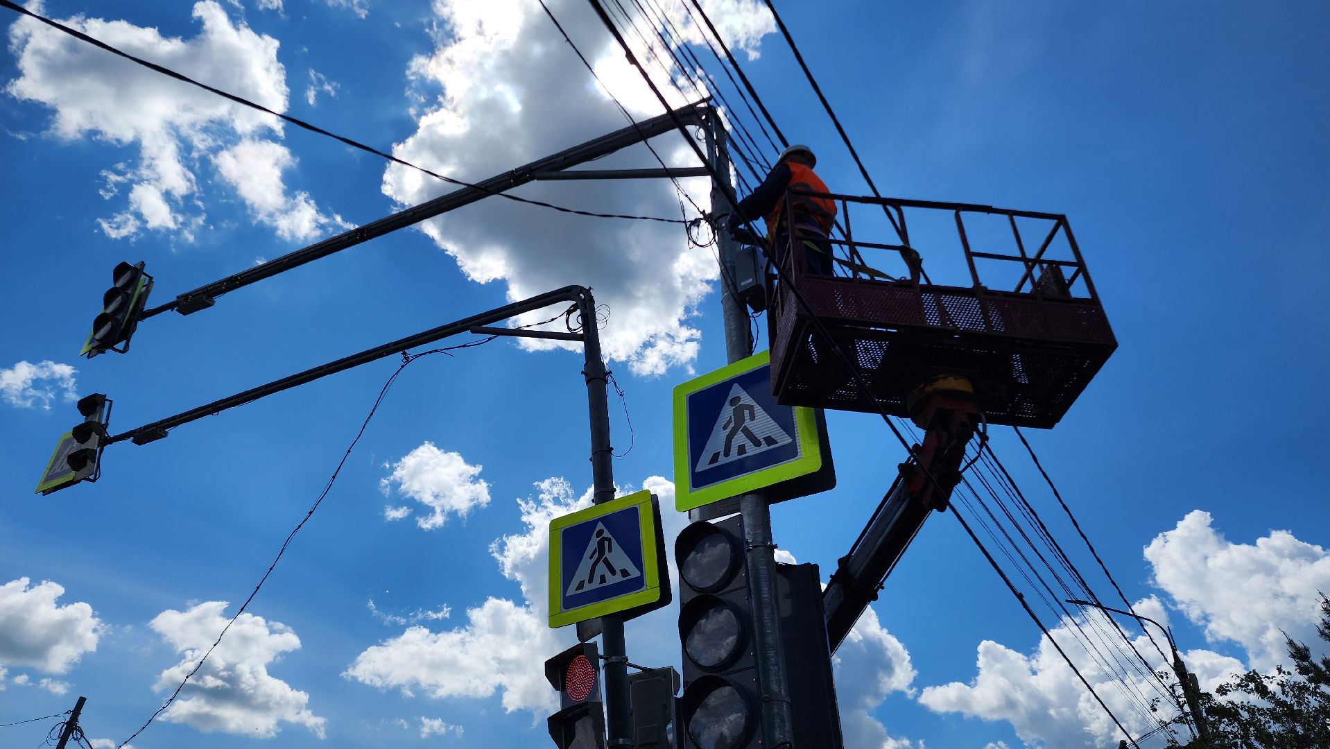 светофор, замена , консоль, столб, электричество , переход, пешеходный переход, домодедово, каширское шоссе ,