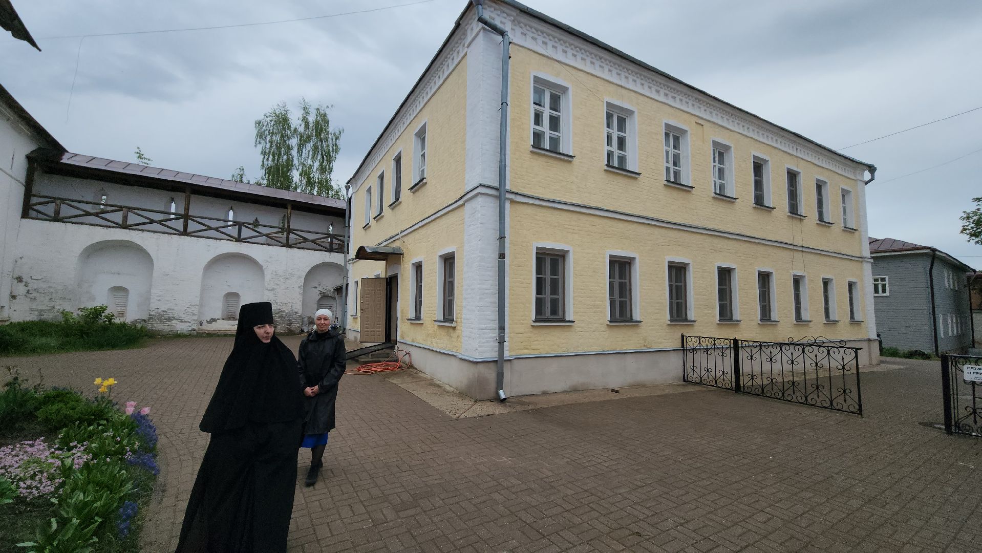 серпухов, владычная слобода, женский монастырь, монастыринг, туризм в монастыре, улица октябрьская,