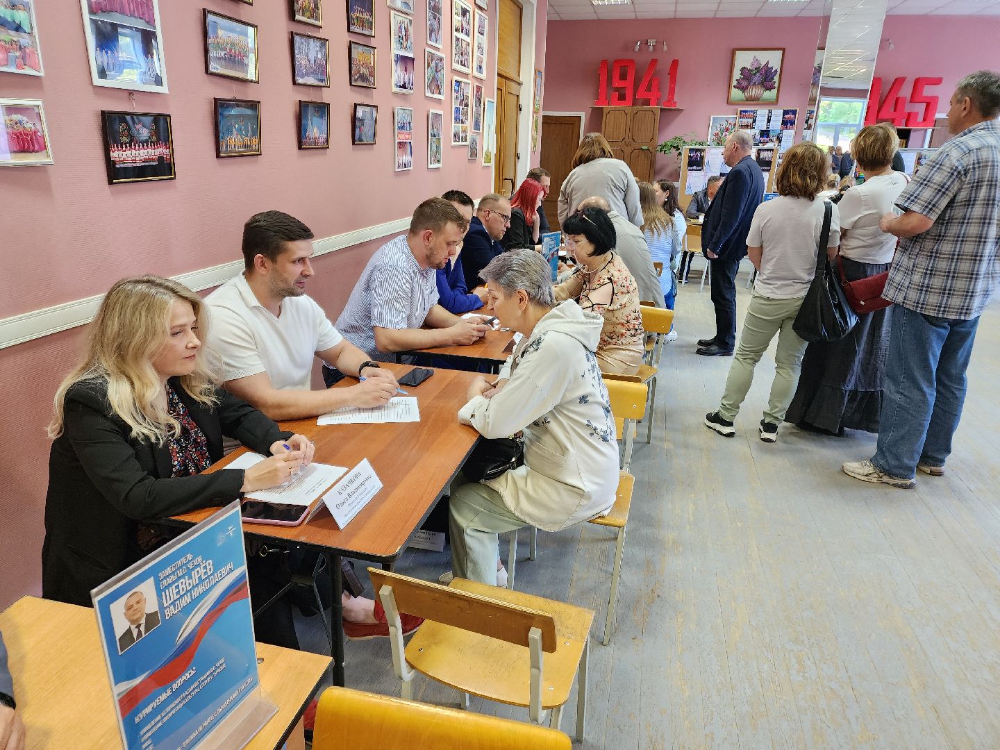 чехов, выездная администрация, встреча с жителями, обращения граждан, улица чехова, жилой дом, ремонт в подъезде, уборка в подъезде, содержание жилого дома, мбу чеховское благоустройство, глава округа михаил собакин,