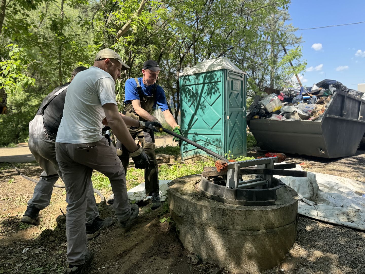 благоустройство территории, расчистка оврага , ленинский городской округ,коммунальные службы,