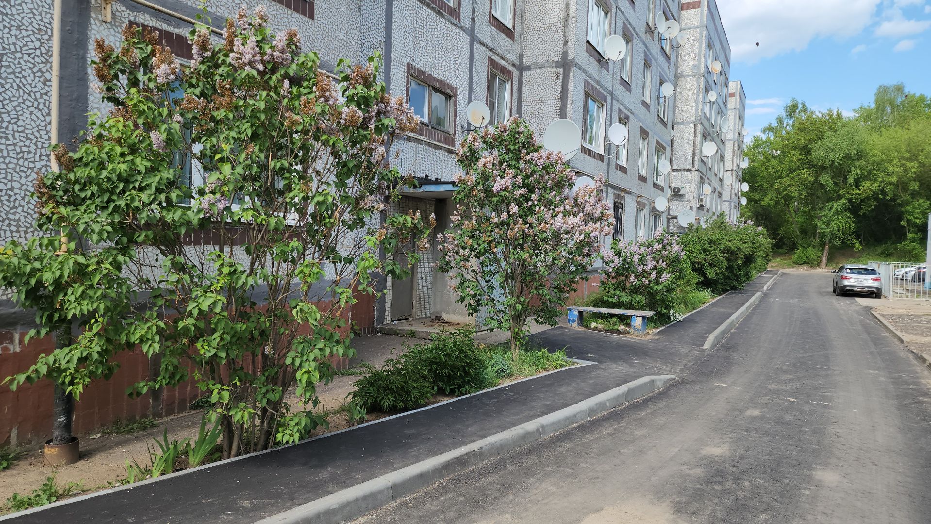 кашира, благоустройство, комплексное благоустройство дворов, асфальт, бордюры, входные группы, парковка,