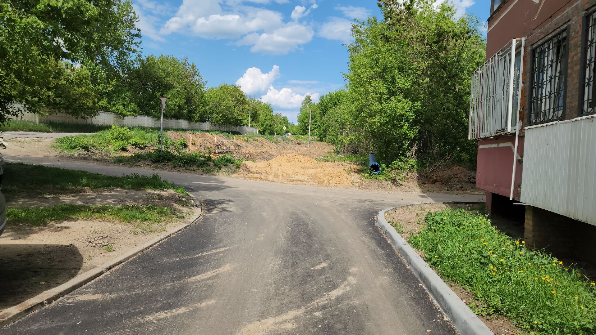 кашира, благоустройство, комплексное благоустройство дворов, асфальт, бордюры, входные группы, парковка,