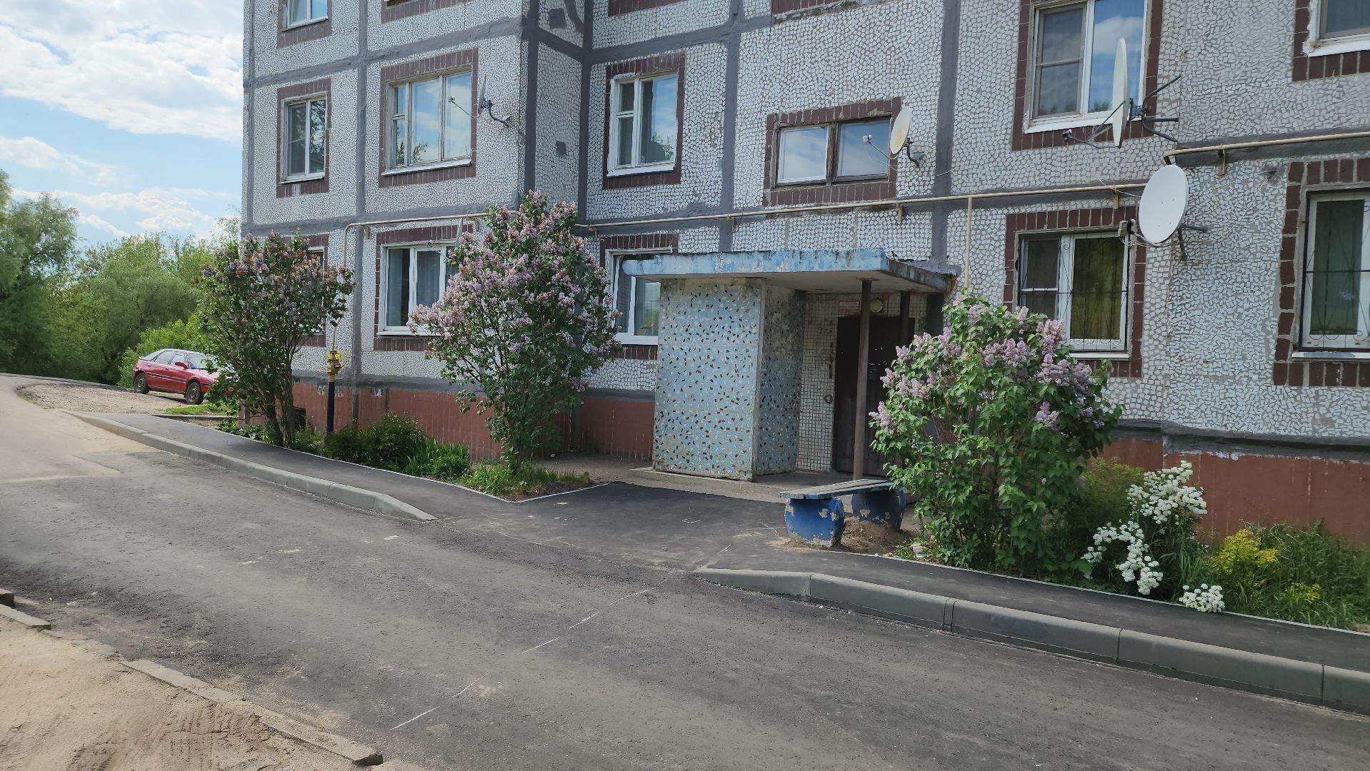 кашира, благоустройство, комплексное благоустройство дворов, асфальт, бордюры, входные группы, парковка,