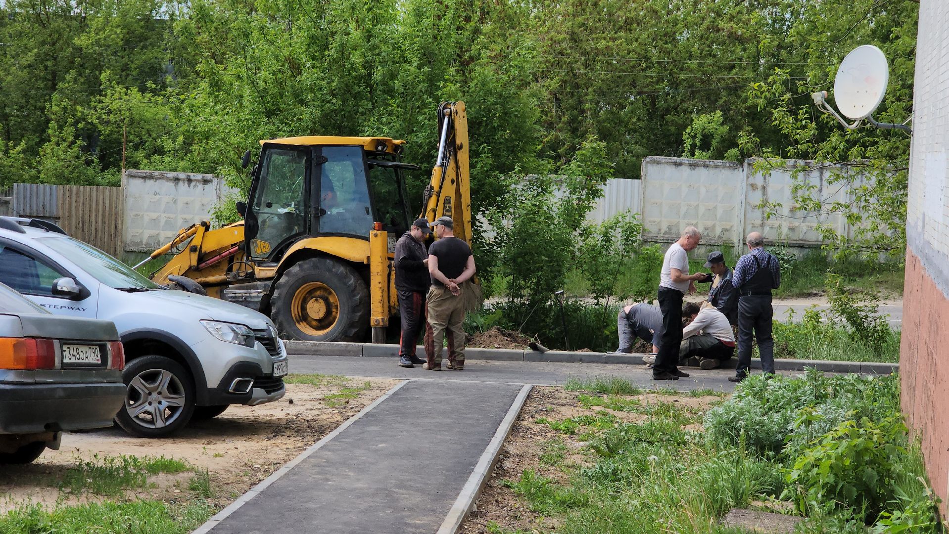 кашира, благоустройство, комплексное благоустройство дворов, асфальт, бордюры, входные группы, парковка,