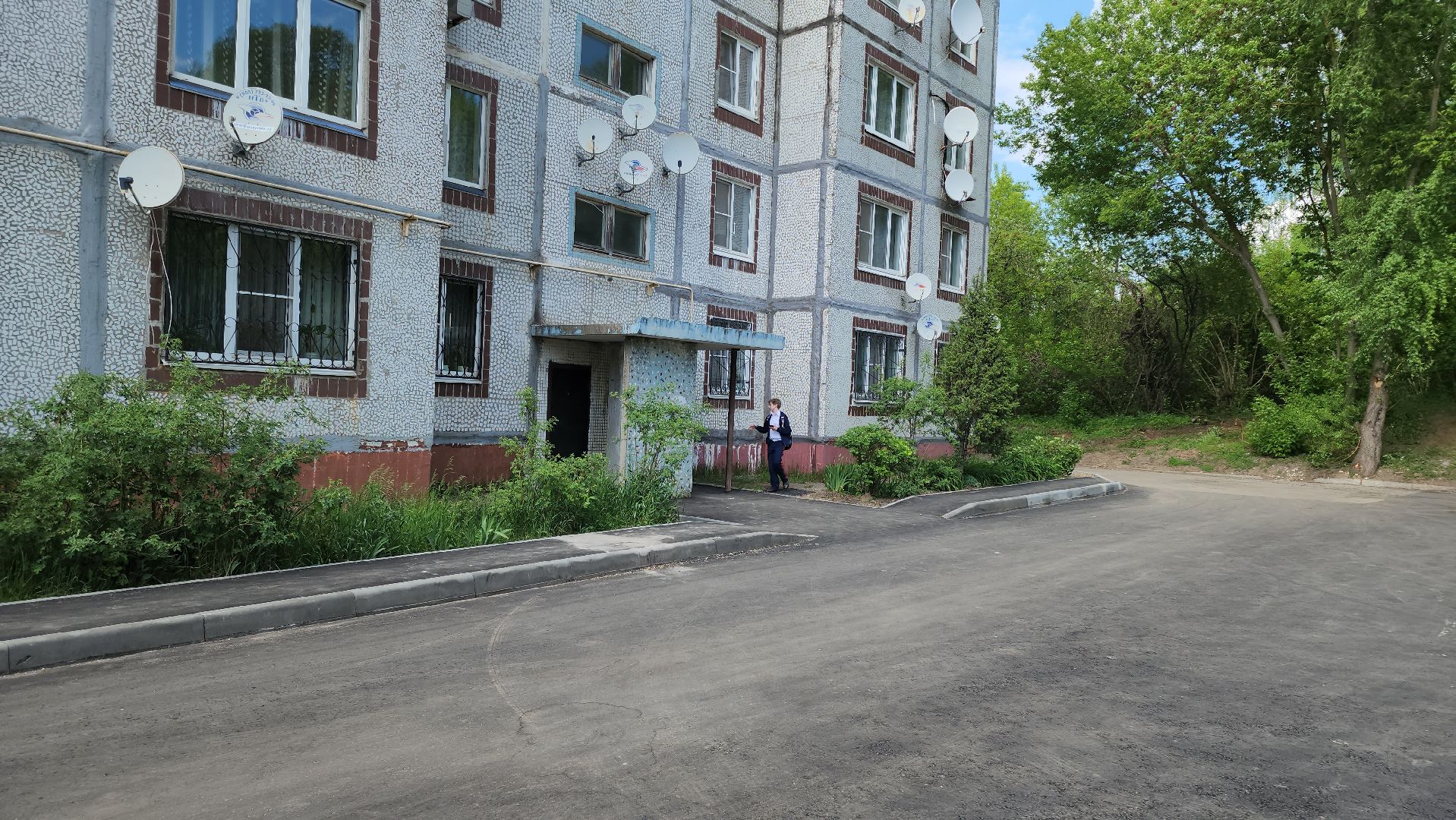 кашира, благоустройство, комплексное благоустройство дворов, асфальт, бордюры, входные группы, парковка,