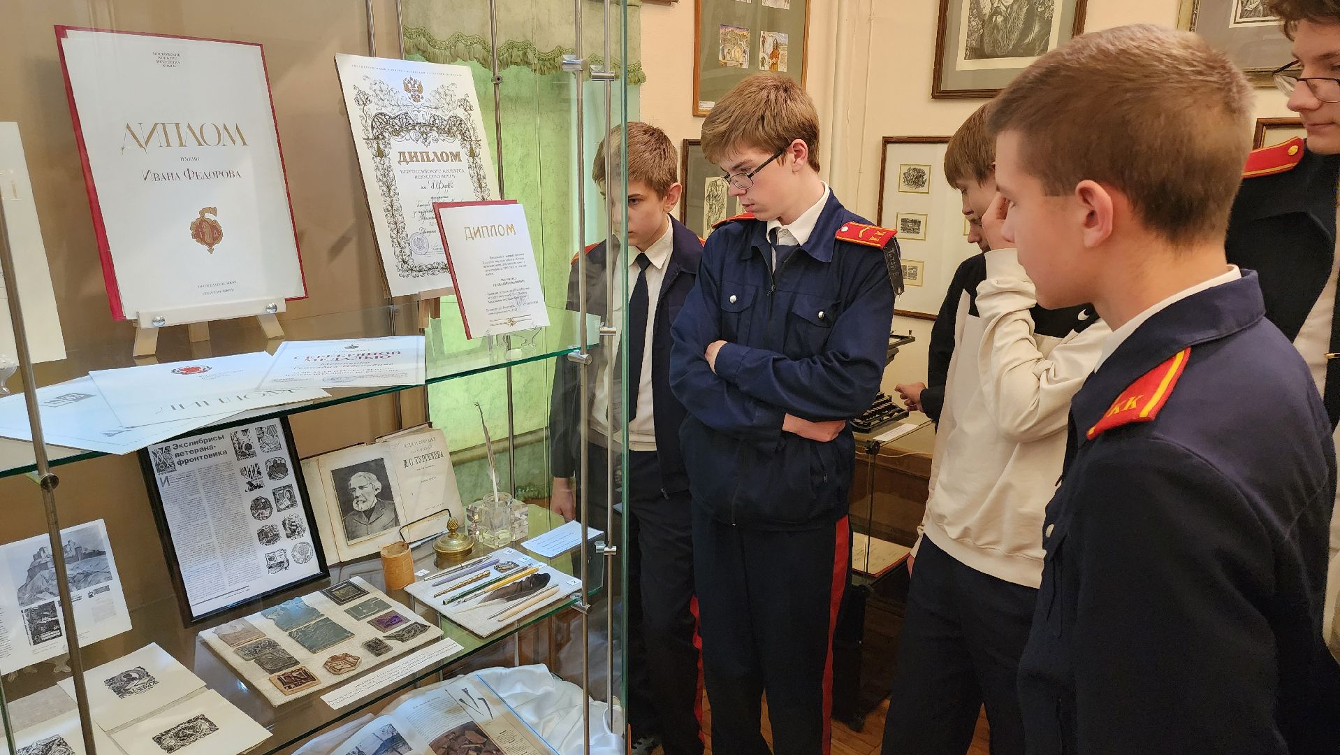 кашира, краеведческий музей, художники-графики, иллюстрации, метченко, найденко, харламов, выставка,