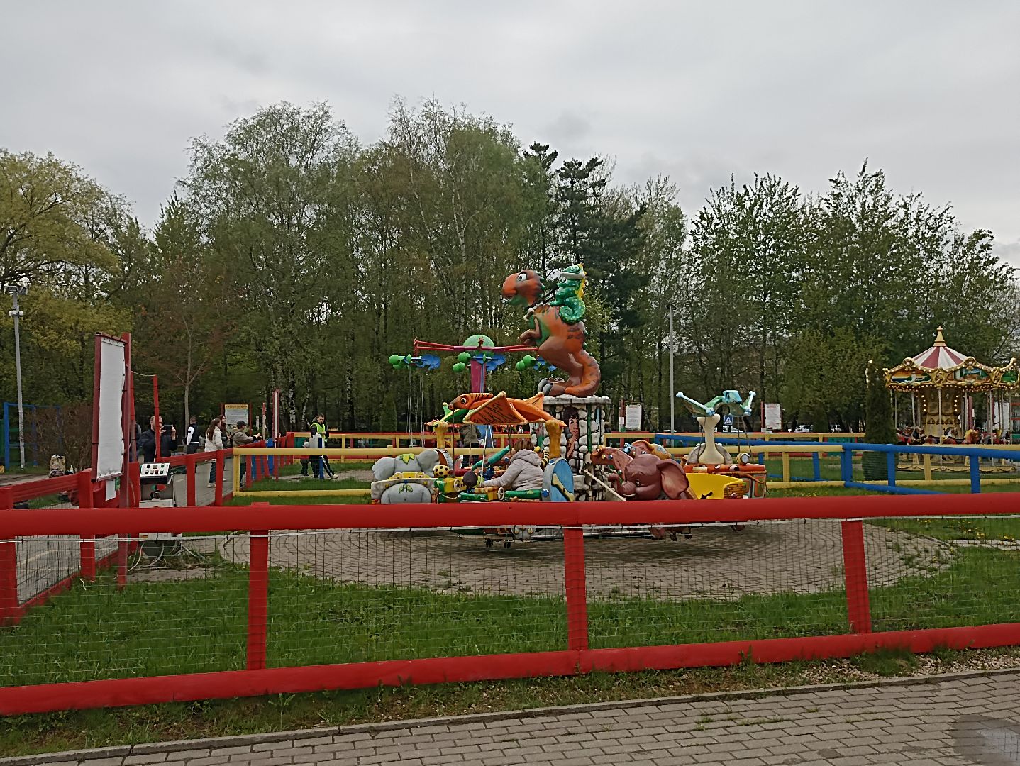 Серпухов, Подмосковье, дети, парк, аттракционы, весна, семья