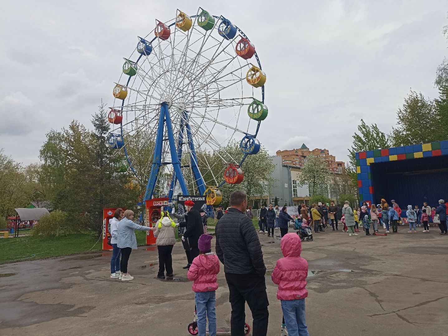 Серпухов, Подмосковье, дети, парк, аттракционы, весна, семья