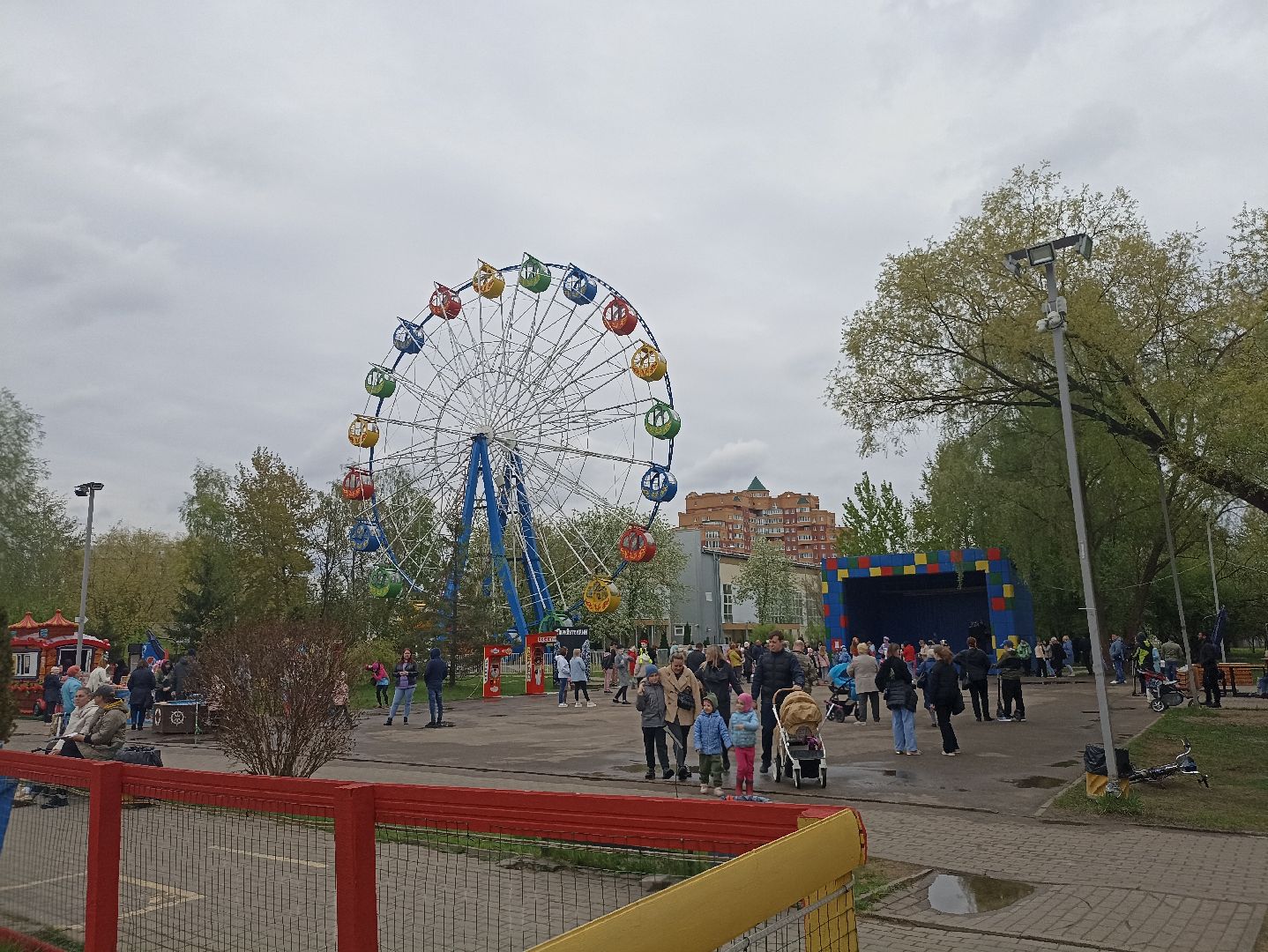 Серпухов, Подмосковье, дети, парк, аттракционы, весна, семья