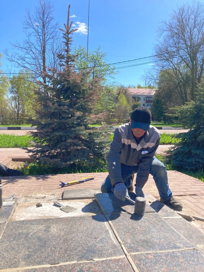 Солнечногорск, Советская площадь, братская могила, 9 мая, памятник