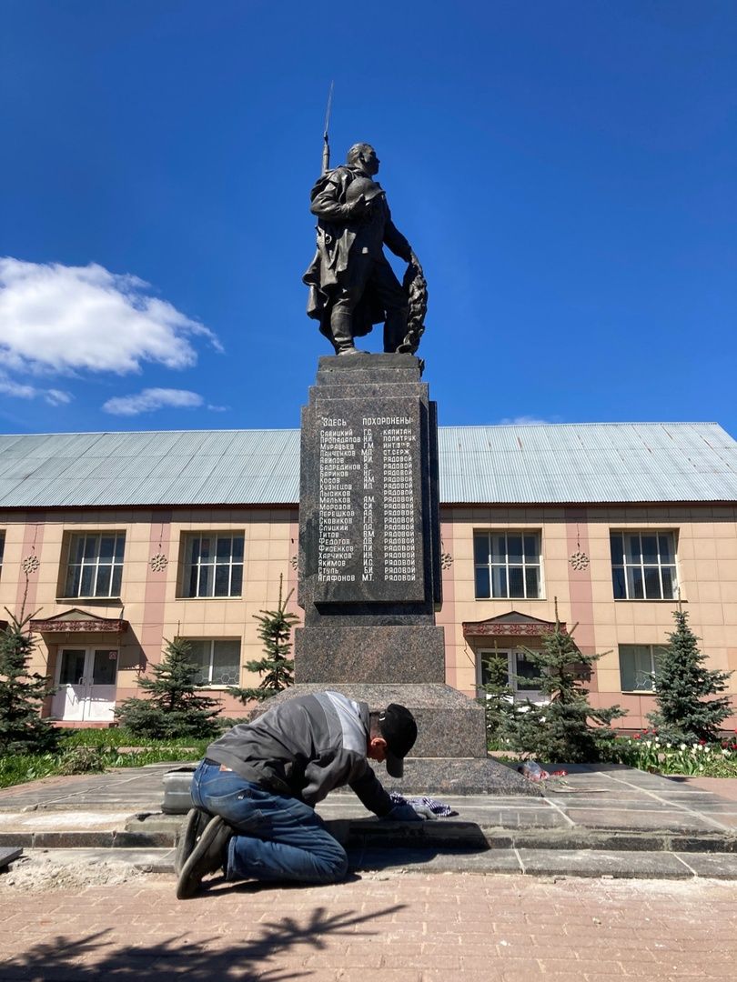 Солнечногорск, Советская площадь, братская могила, 9 мая, памятник