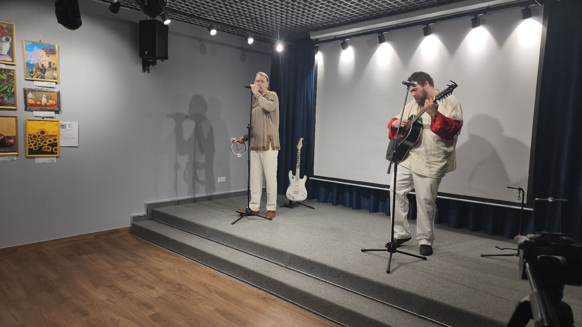 долгопрудный, центральная модельная библиотека, день славянской письменности и культуры, концерт, выставка, кокошник, романсы,