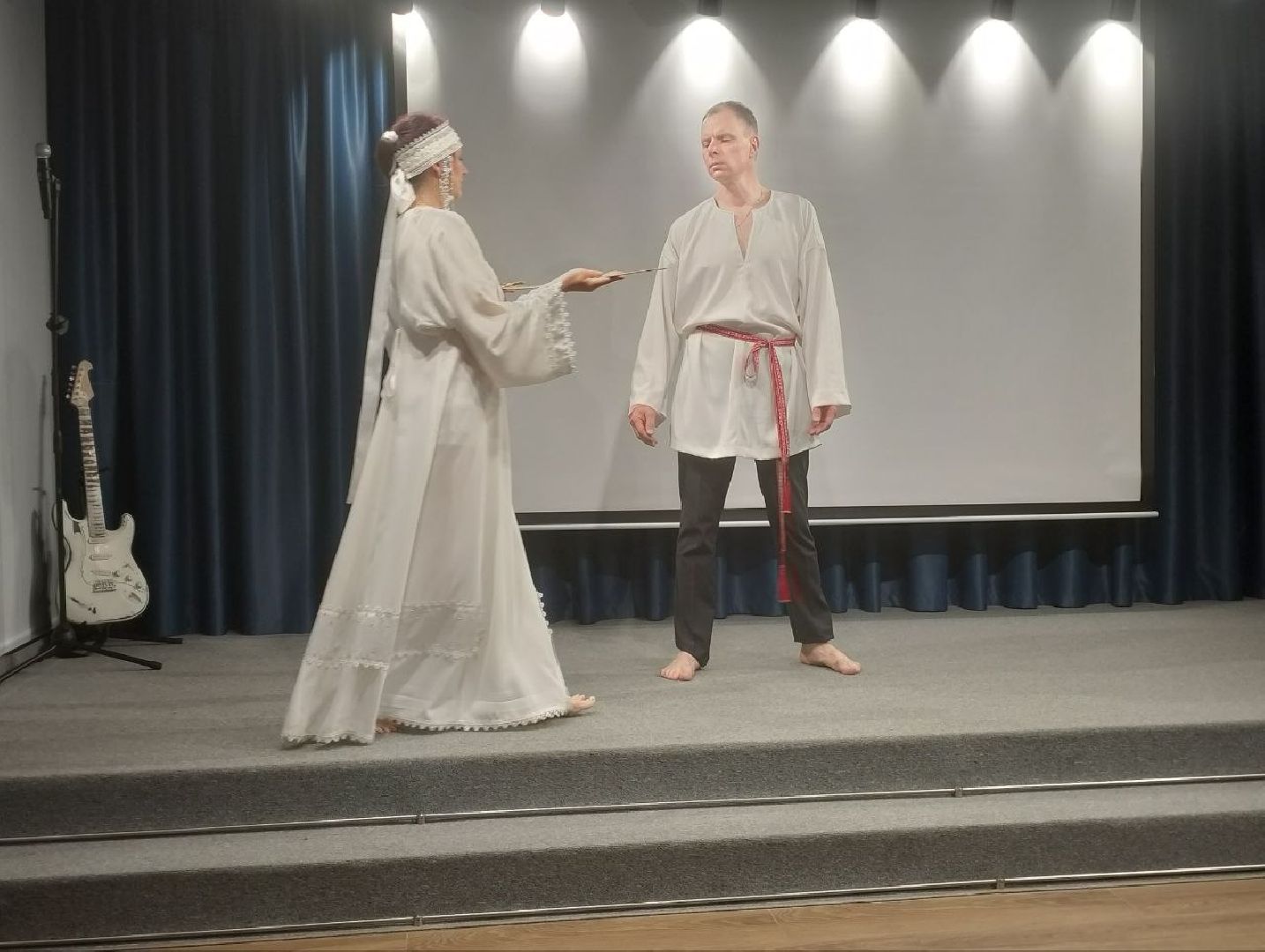 долгопрудный, центральная модельная библиотека, день славянской письменности и культуры, концерт, выставка, кокошник, романсы,