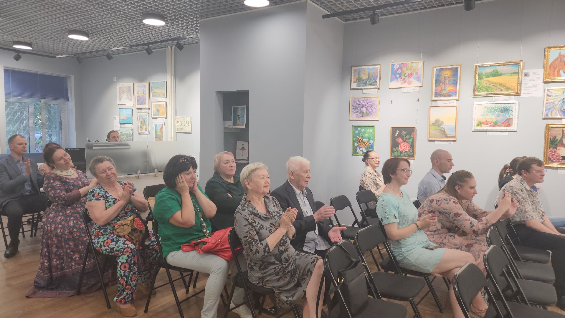 долгопрудный, центральная модельная библиотека, день славянской письменности и культуры, концерт, выставка, кокошник, романсы,