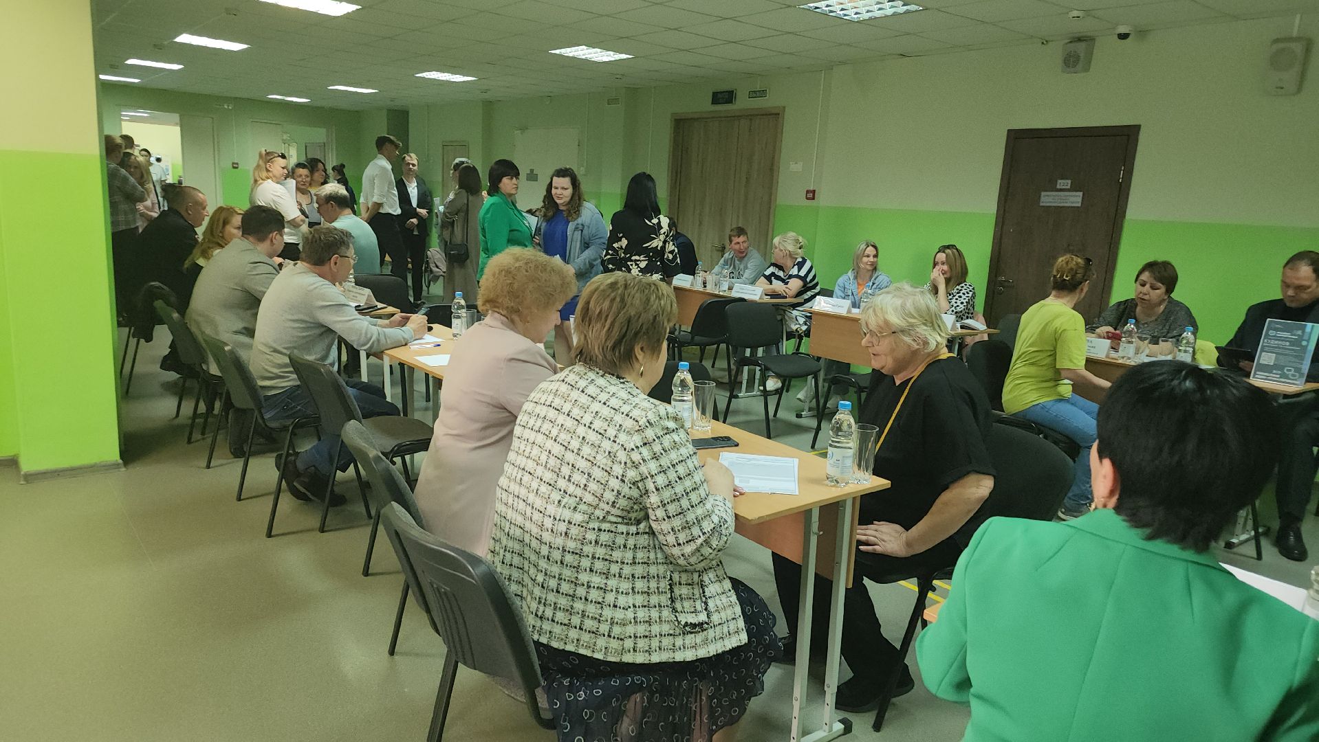 долгопрудный, выездная администрация, олег сотник, проспект ракетостроителей, 11 школа, контейнер для мусора,дезинфекция,