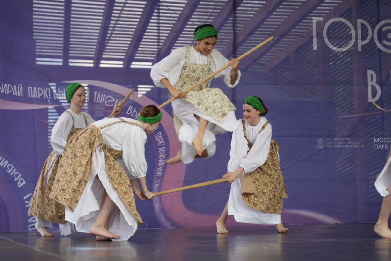 город танцует в парках, танцы, егор дружинин, мособлпарк, сергиев посад, скитские пруды , сергиево-посадский городской округ, парки подмосковья, парки мо,