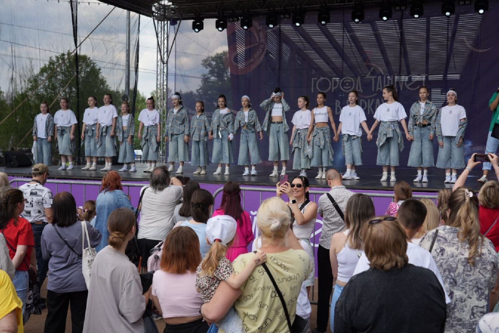 город танцует в парках, танцы, егор дружинин, мособлпарк, сергиев посад, скитские пруды , сергиево-посадский городской округ, парки подмосковья, парки мо,