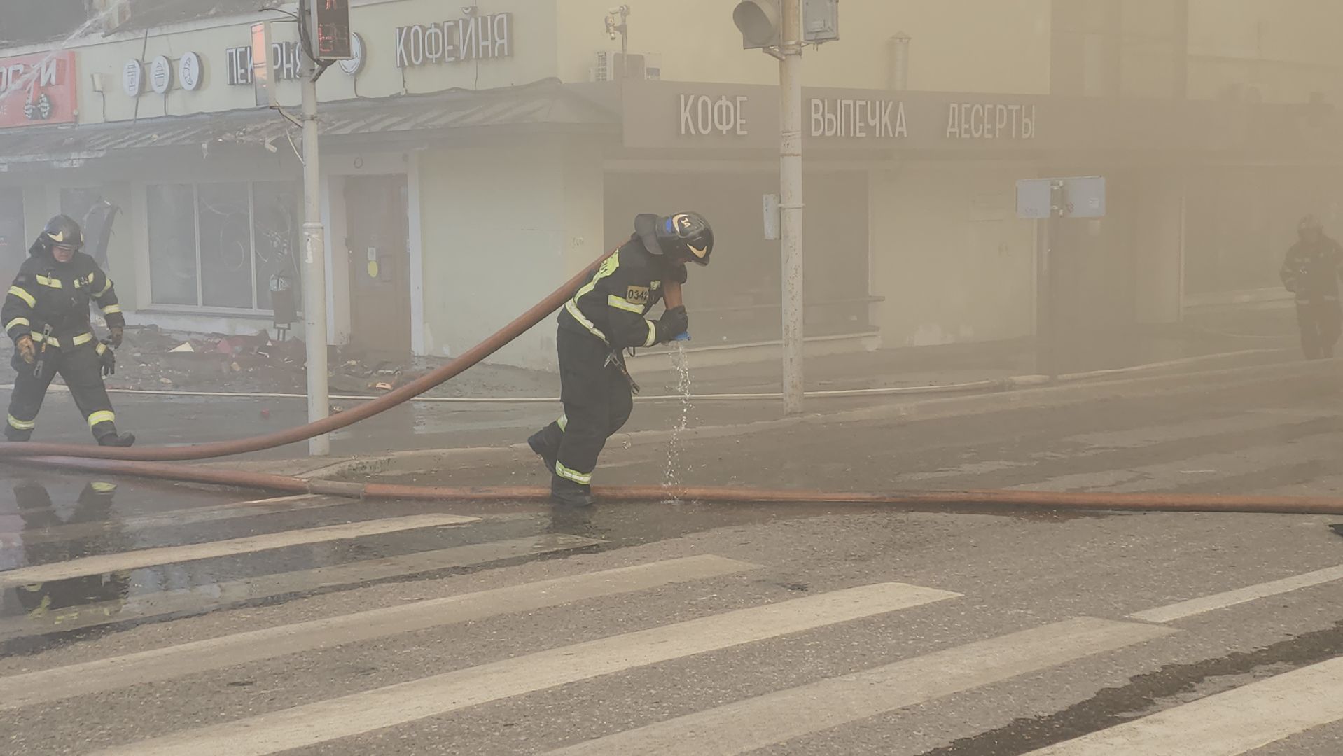 пожар, королёв, чп, пожар в тц, мчс россии, тушение пожара,