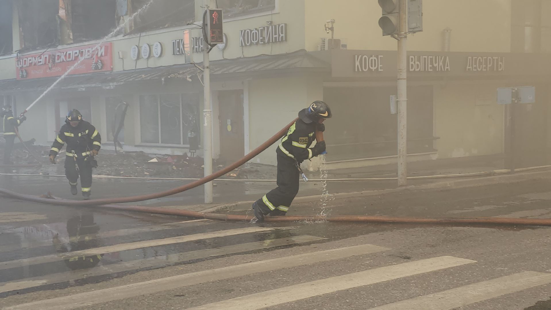 пожар, королёв, чп, пожар в тц, мчс россии, тушение пожара,