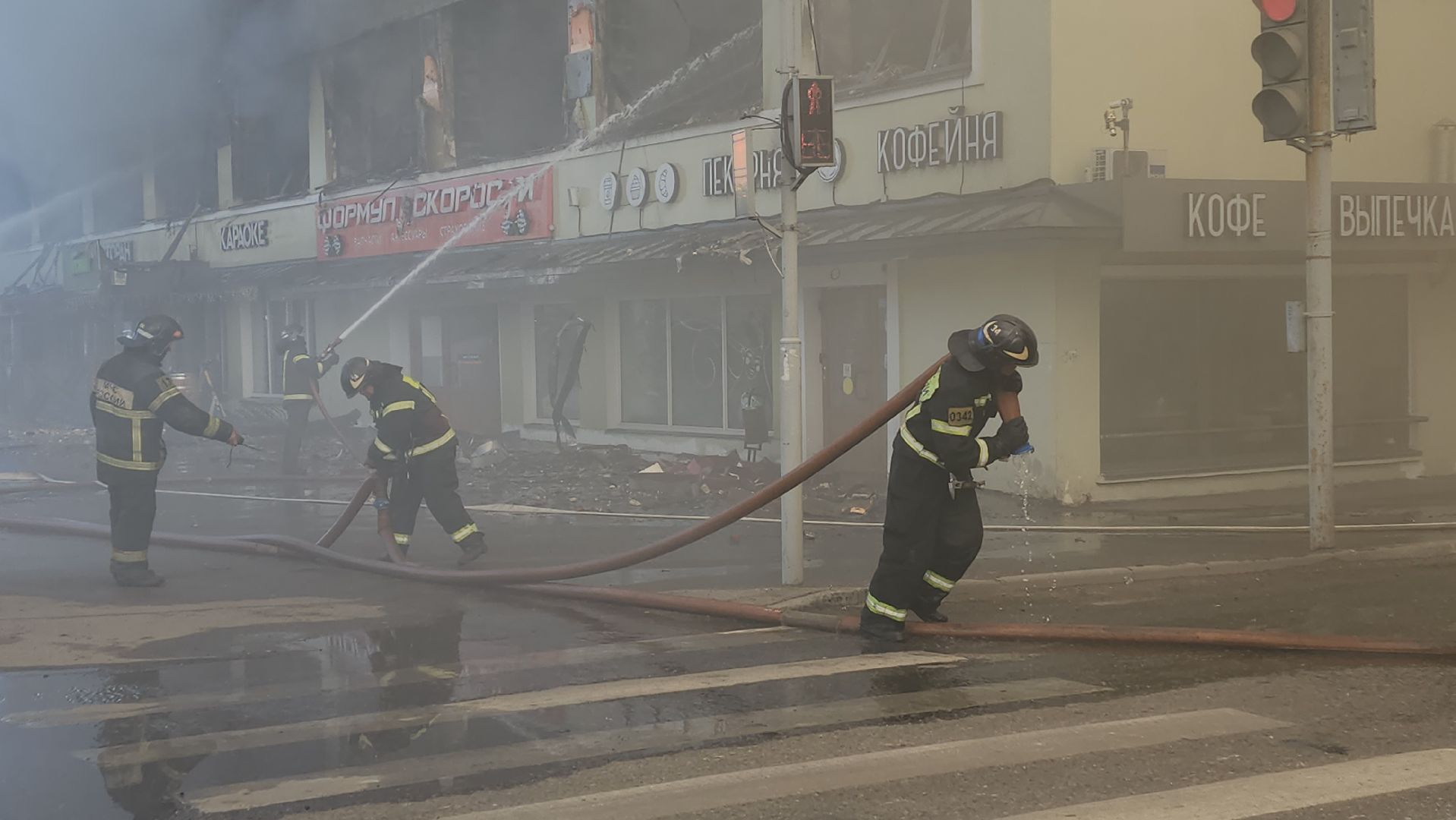 пожар, королёв, чп, пожар в тц, мчс россии, тушение пожара,