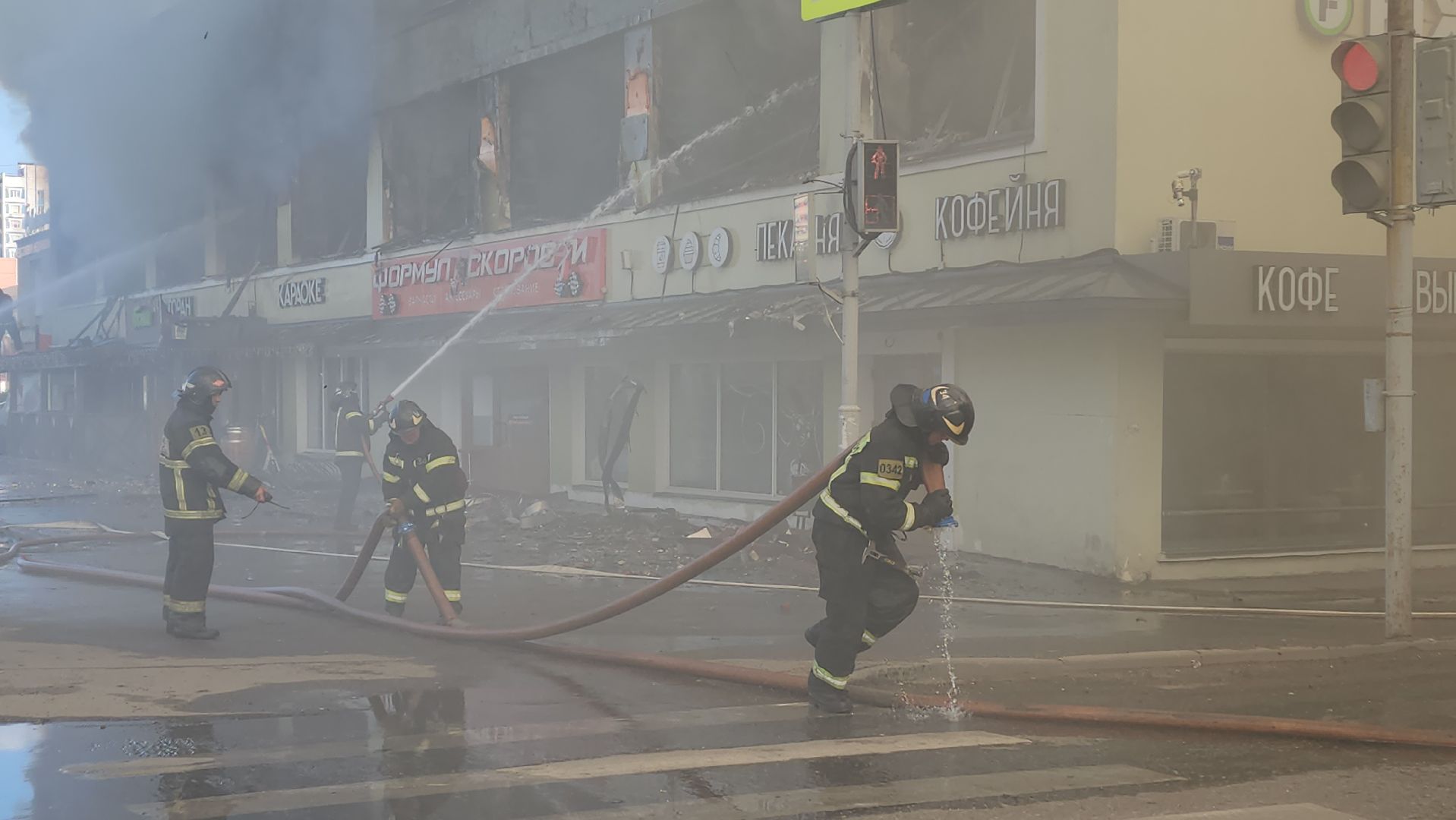 пожар, королёв, чп, пожар в тц, мчс россии, тушение пожара,