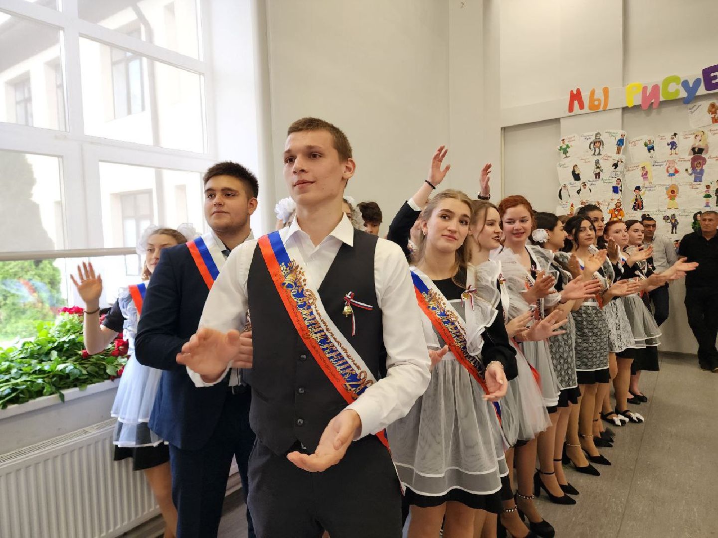 солнечногорск, последний звонок, 11 класс, ученики, школа,