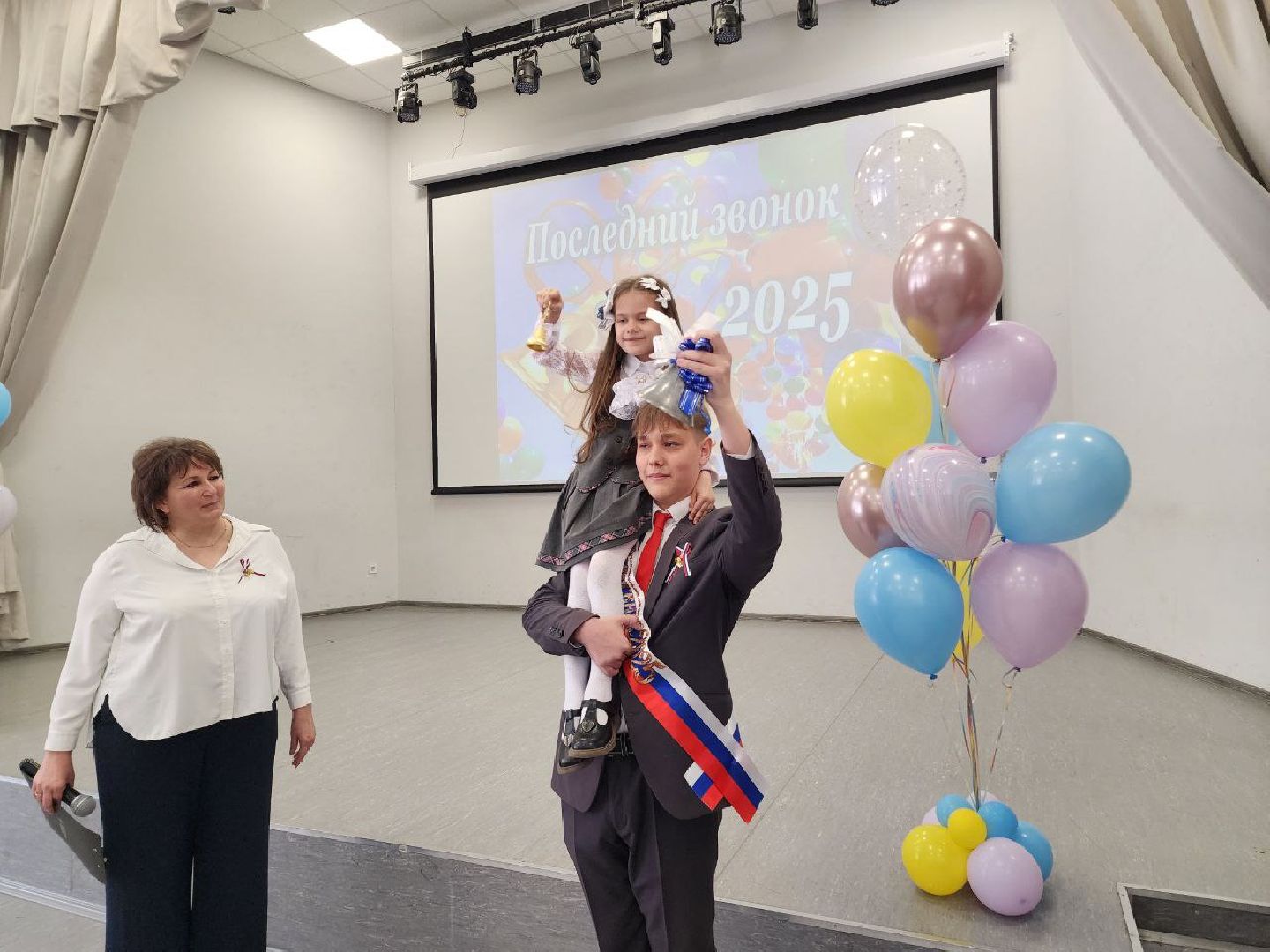 солнечногорск, последний звонок, 11 класс, ученики, школа,