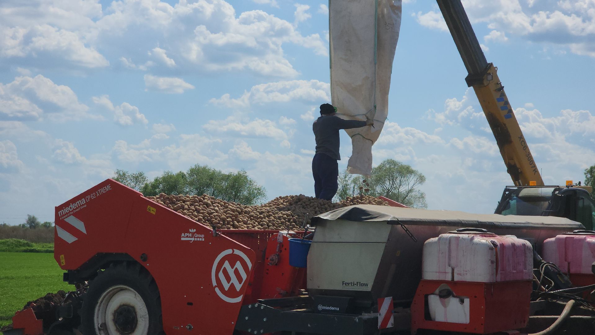 СПКимЛенина #Агропром #Луховицы #ПосадкаКартофеля #СельскоеХозяйство,