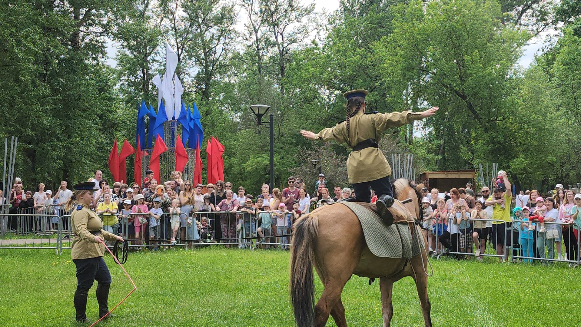 Конное представление, Трюки на лошади, щёлково,