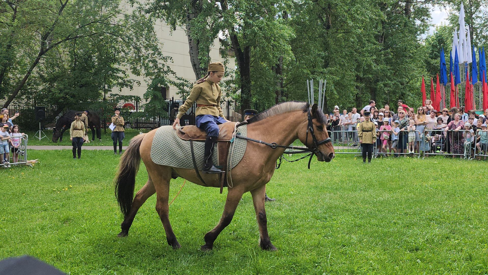 Конное представление, Трюки на лошади, щёлково,