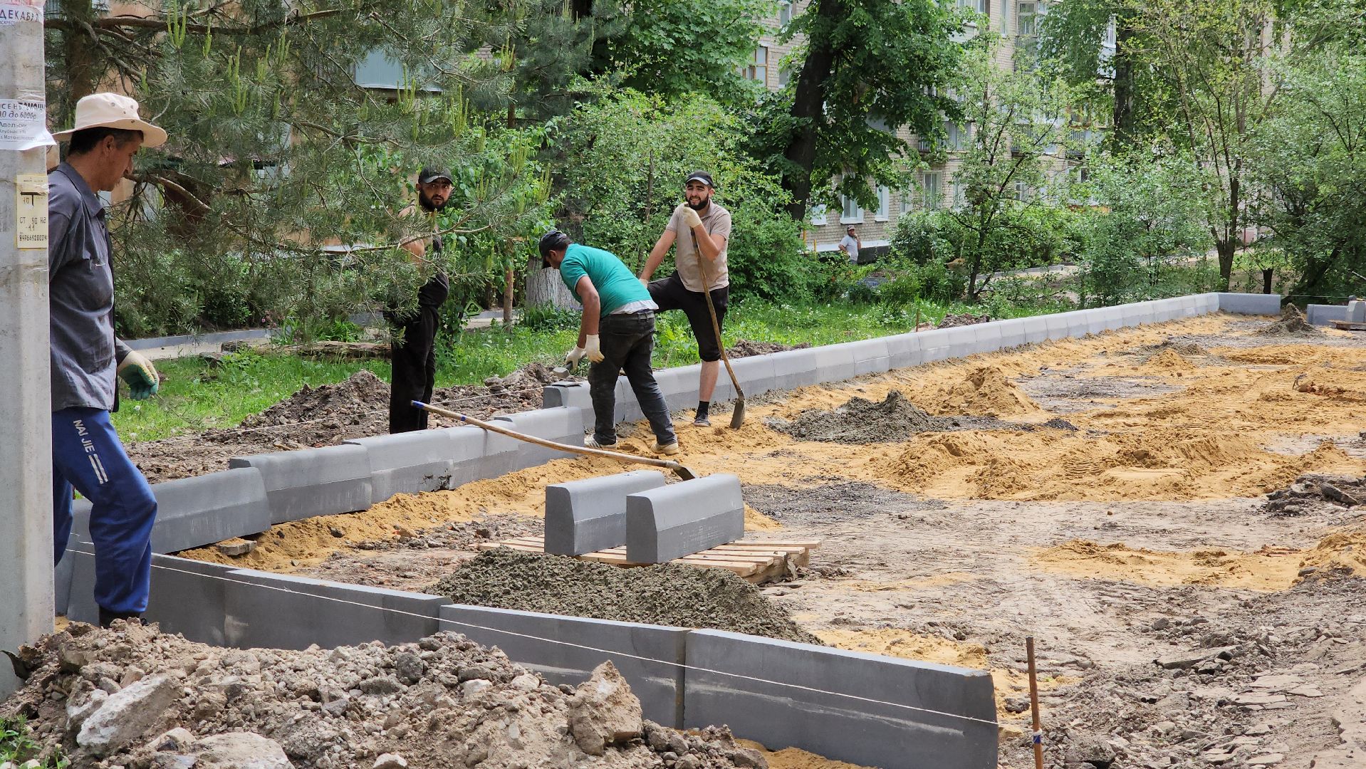 кашира, комплексное благоустройство дворов, тротуары, парковки, входные группы, асфальтирование дворов,