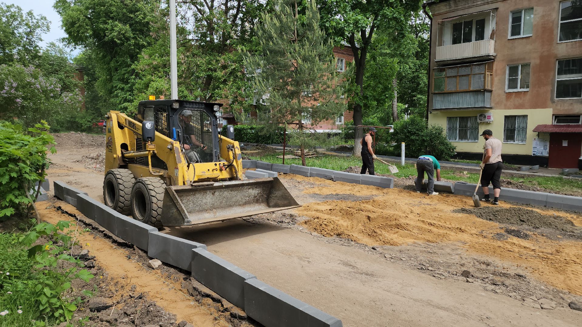 кашира, комплексное благоустройство дворов, тротуары, парковки, входные группы, асфальтирование дворов,