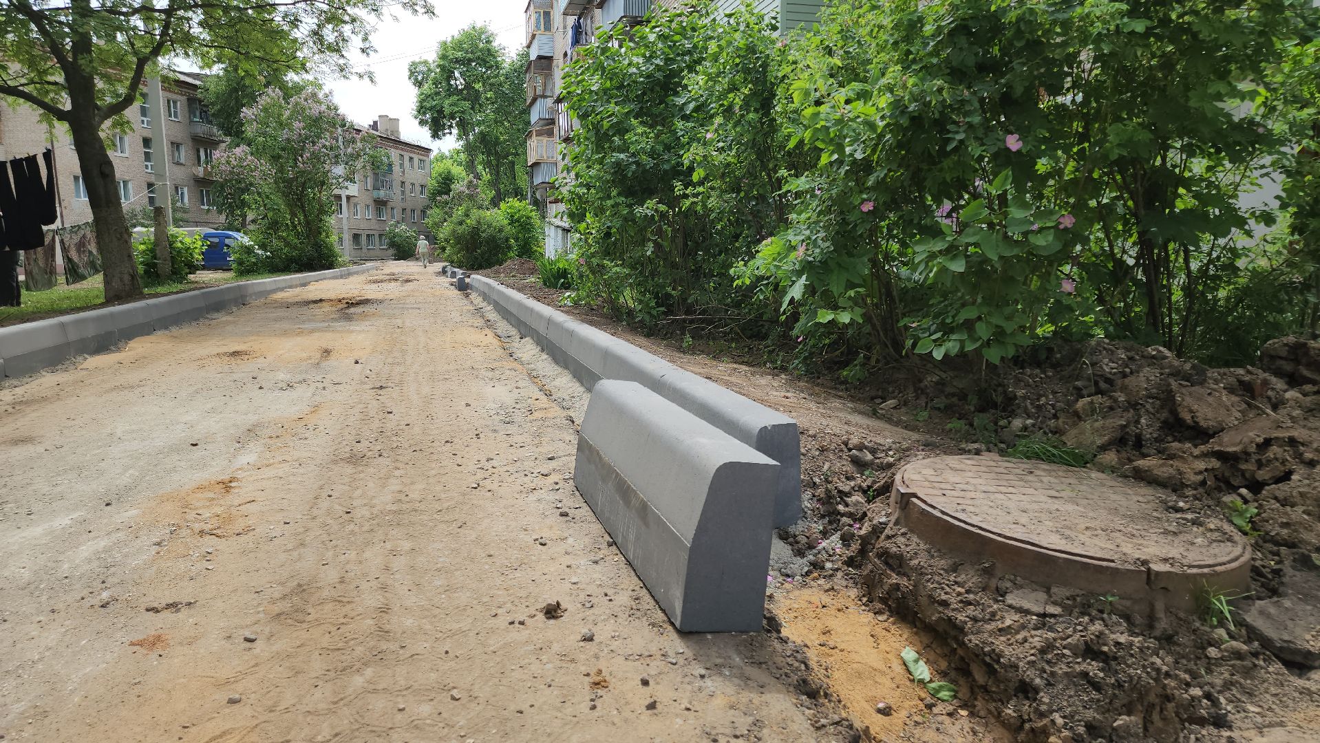 кашира, комплексное благоустройство дворов, тротуары, парковки, входные группы, асфальтирование дворов,