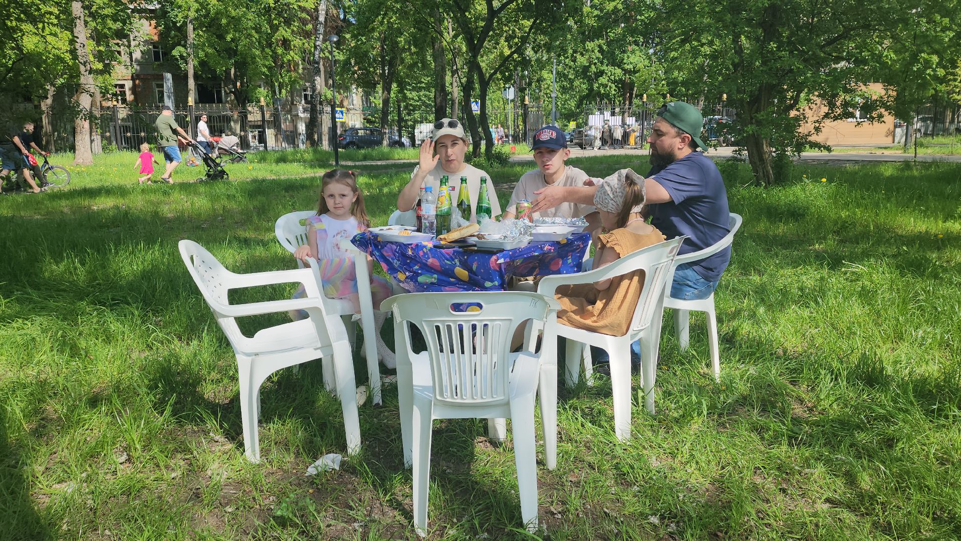 праздник в парке, национальные блюда, национальные костюмы, благотворительая акция, помощь бойцам сво,