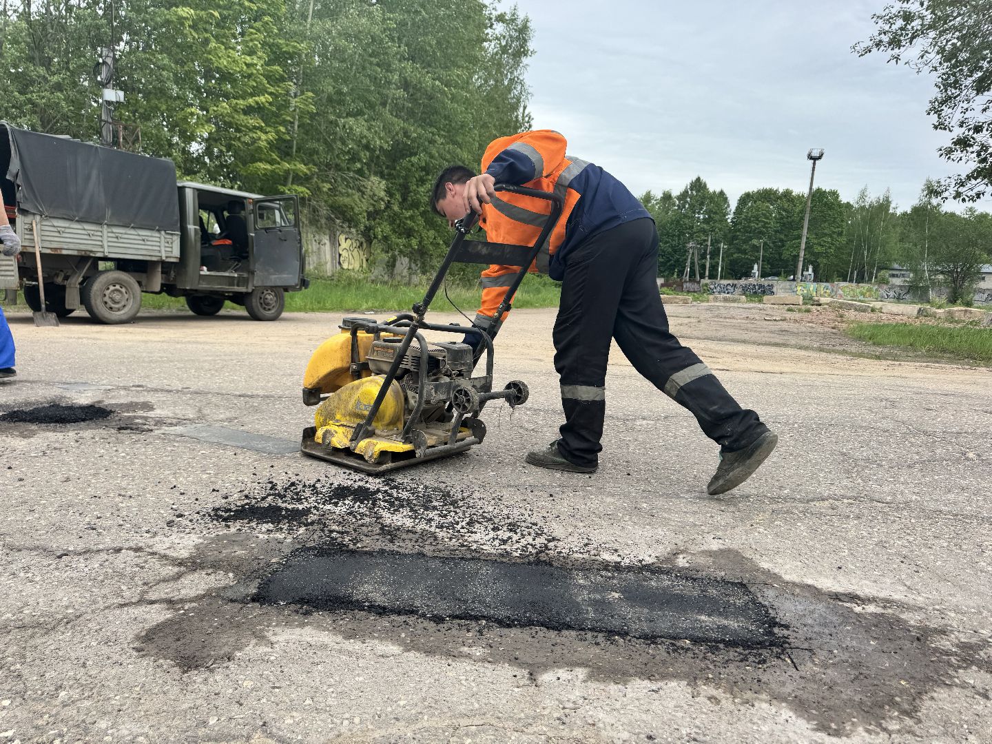 шаховская, ямочный ремон, ямочный ремонт дорог, коммунальная служба,