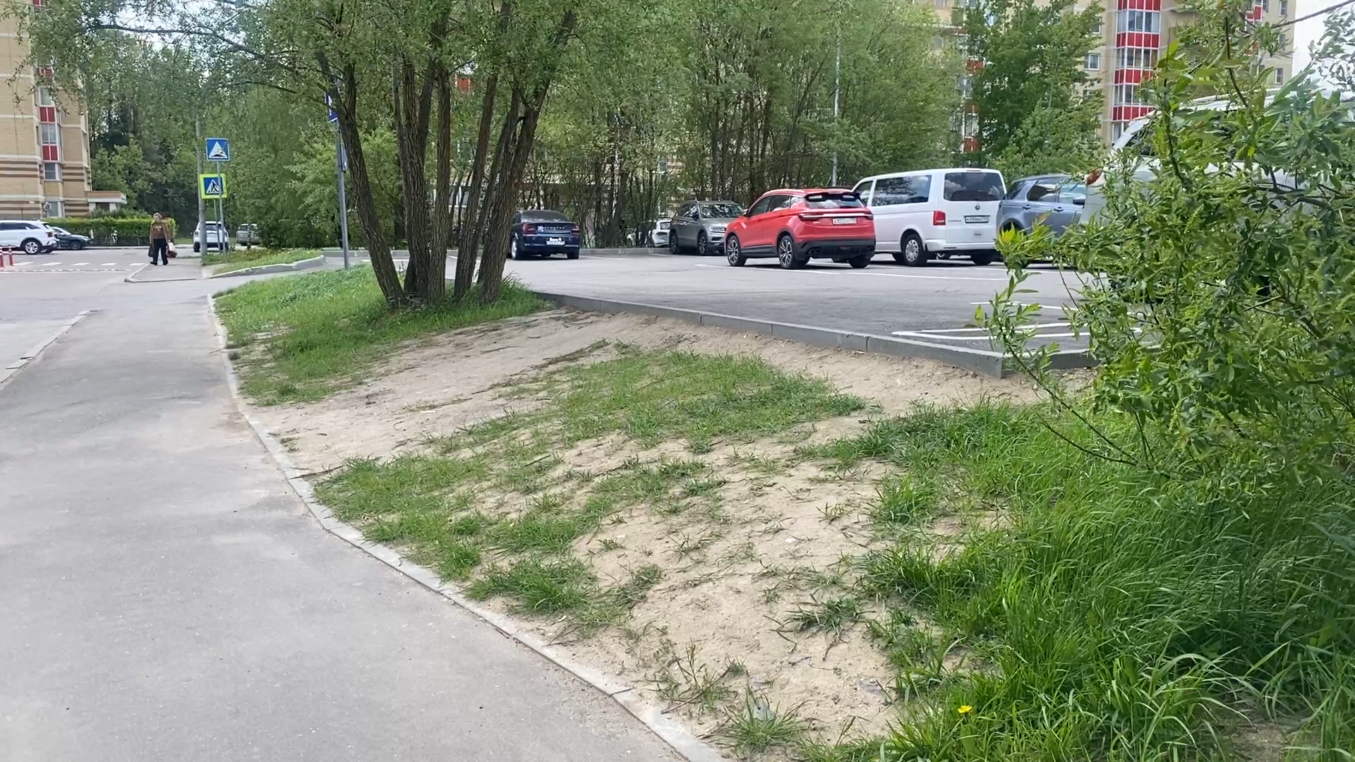 уборка территории, микрорайон школьный власиха, микрорайон тополек власиха, содержание территории,