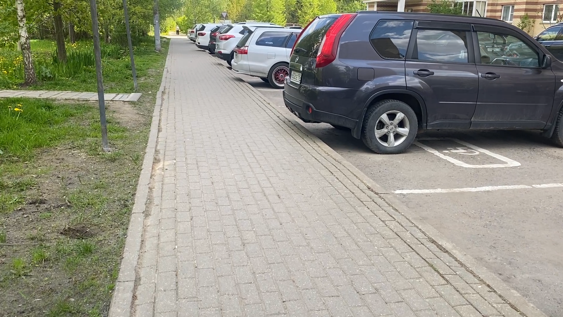 уборка территории, микрорайон школьный власиха, микрорайон тополек власиха, содержание территории,