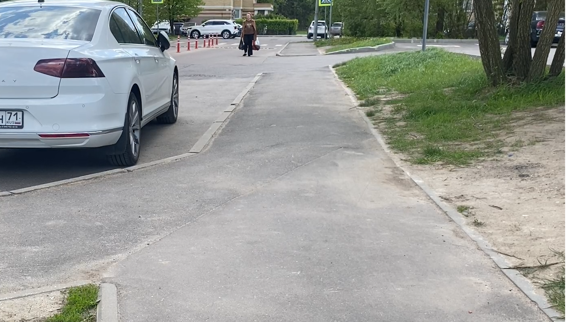 уборка территории, микрорайон школьный власиха, микрорайон тополек власиха, содержание территории,