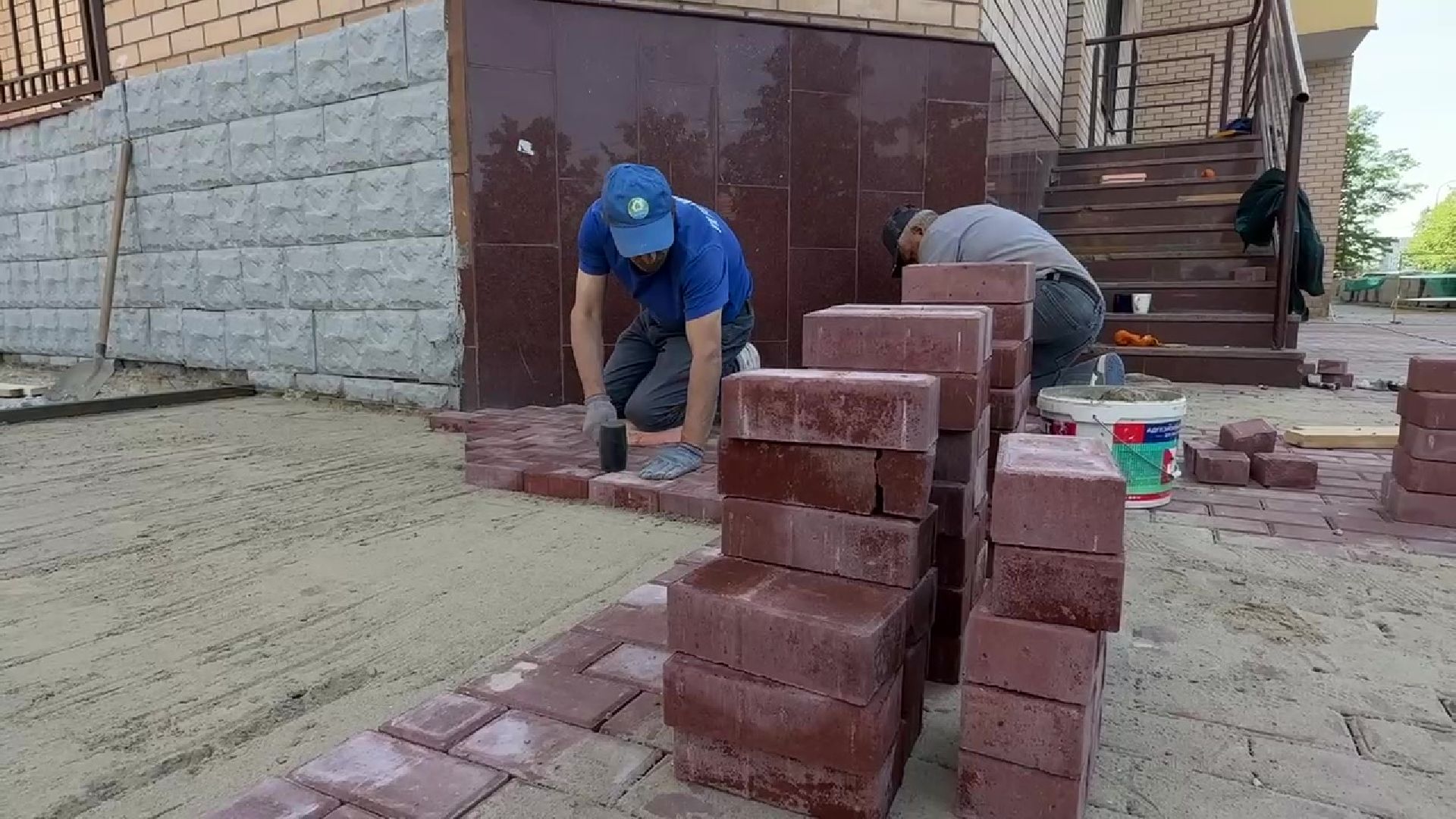 реутов, благоуствойство, брусчатка, замена покрытия, двор,