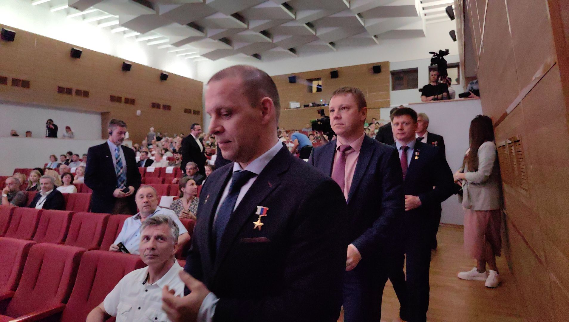 космонавт, полет , мкс, медали,