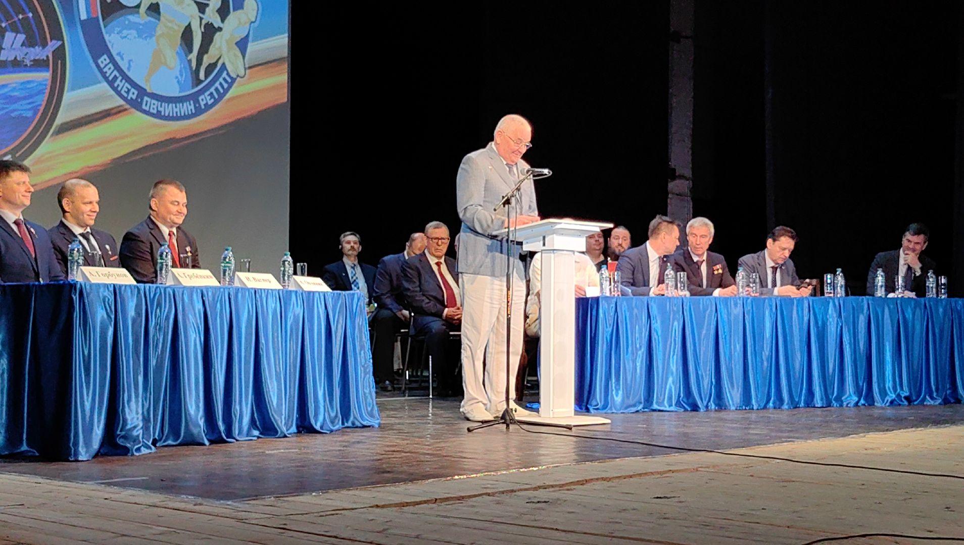 космонавт, полет , мкс, медали,