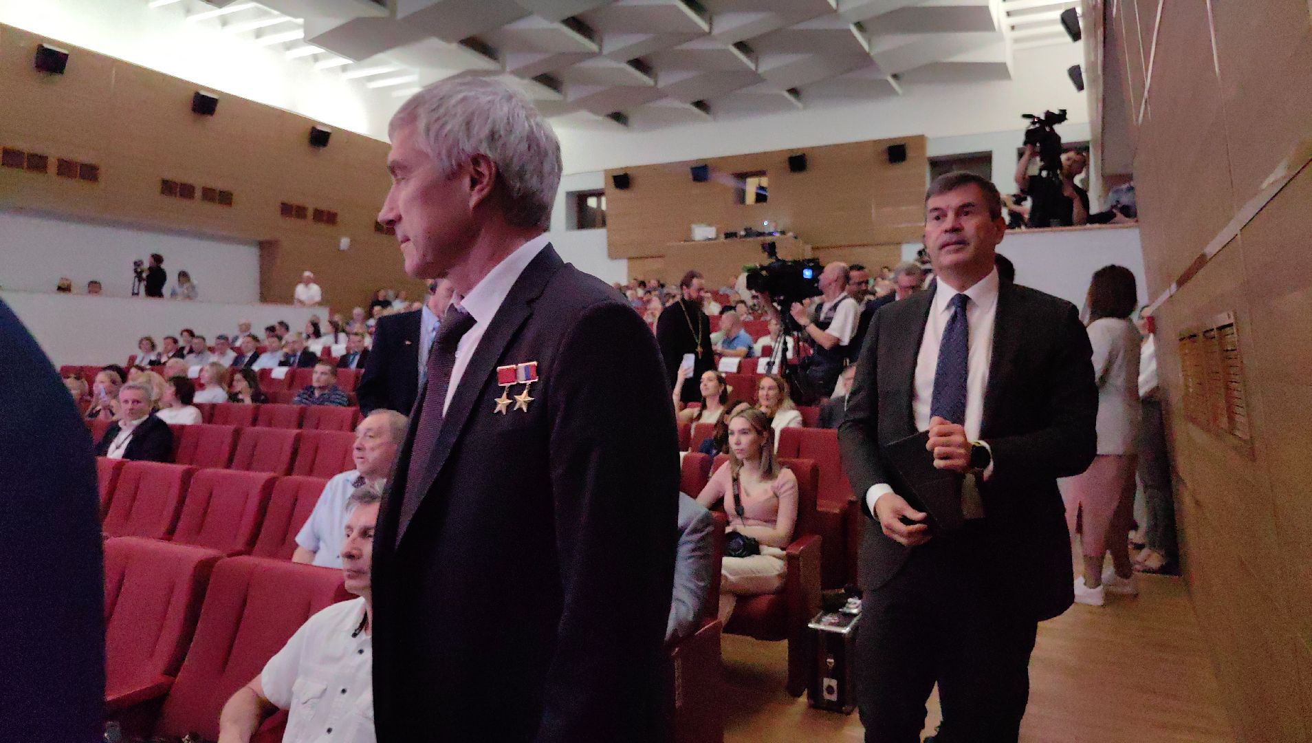 космонавт, полет , мкс, медали,